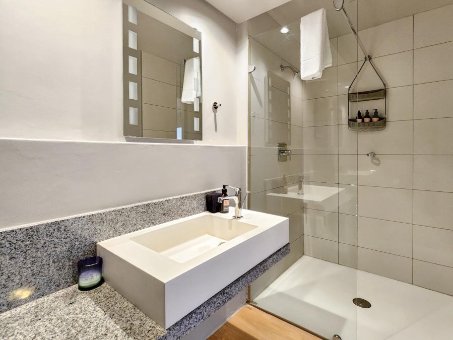 2 Bedroom Property for Sale in Green Point Western Cape